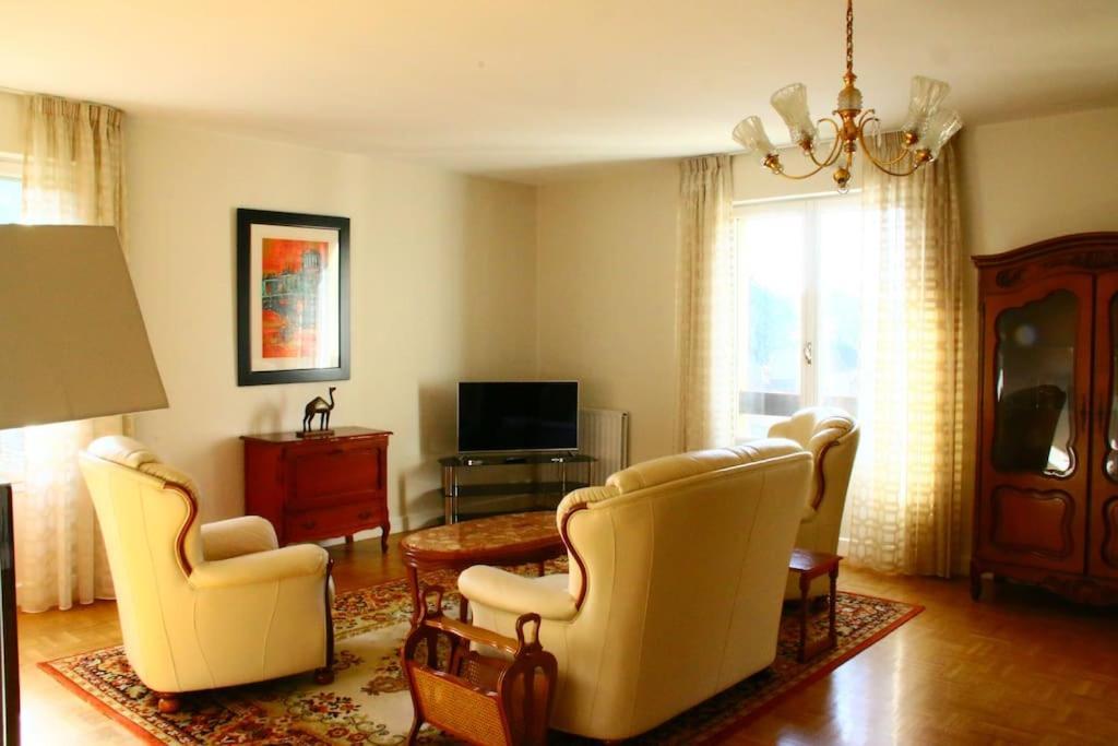 Large 2 Bed-Balcony-7 Mins Walk To Historic Centre Apartment Sarlat-la-Caneda Luaran gambar